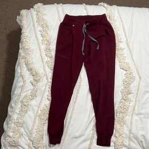 maroon figs scrub joggers
